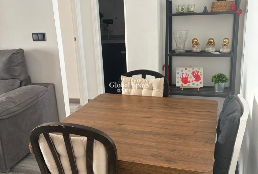 Revente - APPARTEMENT -
TORREVIEJA - Center