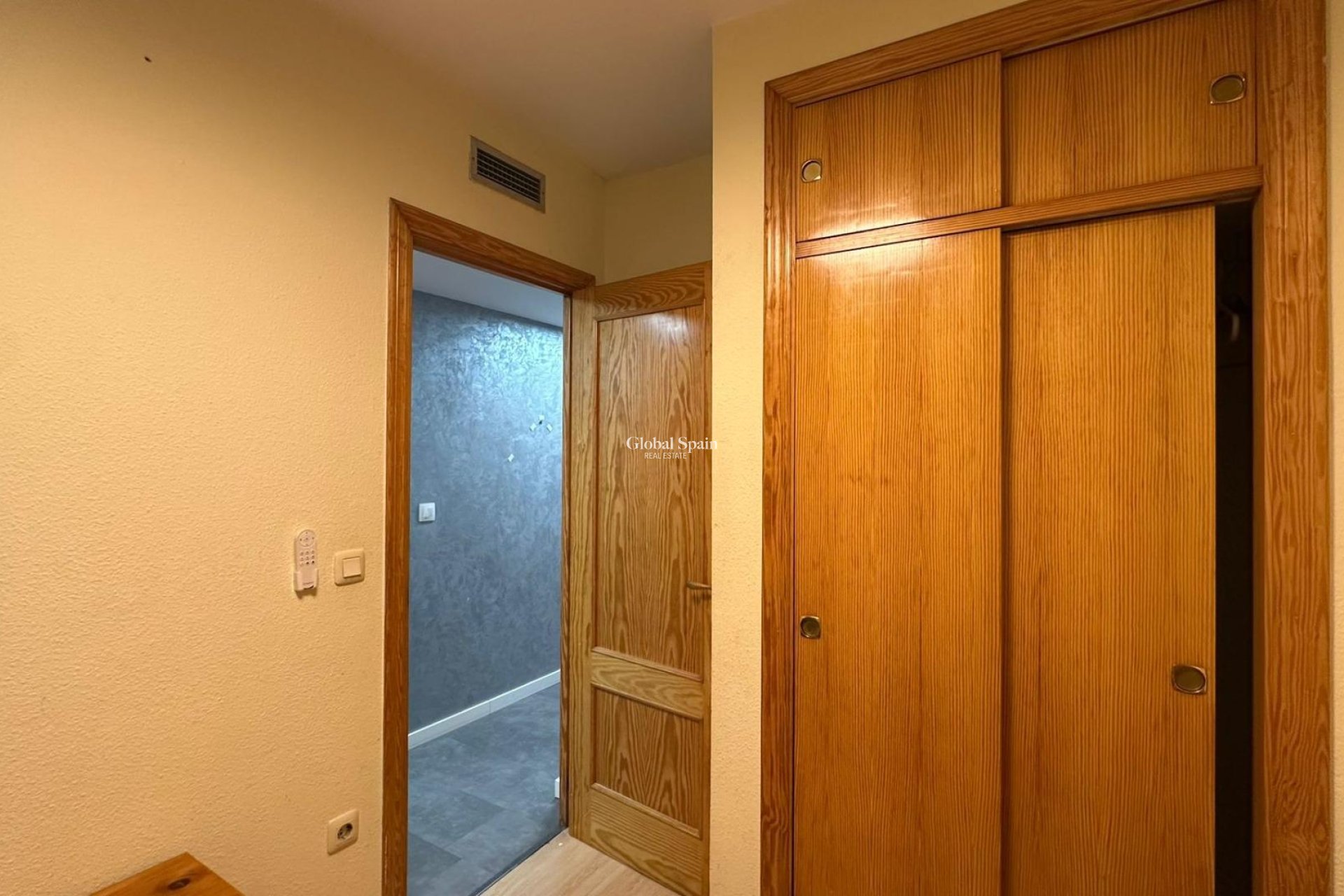 Revente - APPARTEMENT -
TORREVIEJA - Center