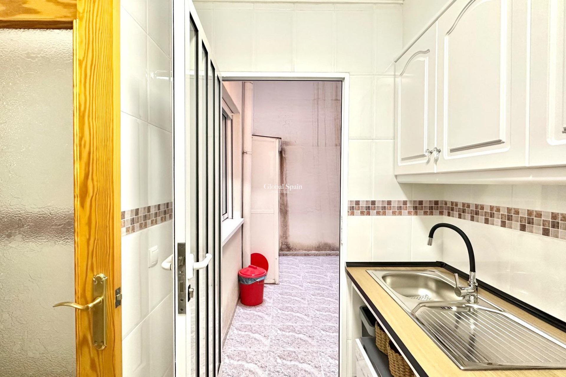 Revente - APPARTEMENT -
TORREVIEJA - Center