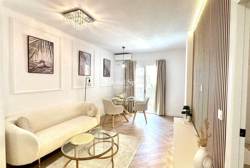 Revente - APPARTEMENT -
TORREVIEJA - Center