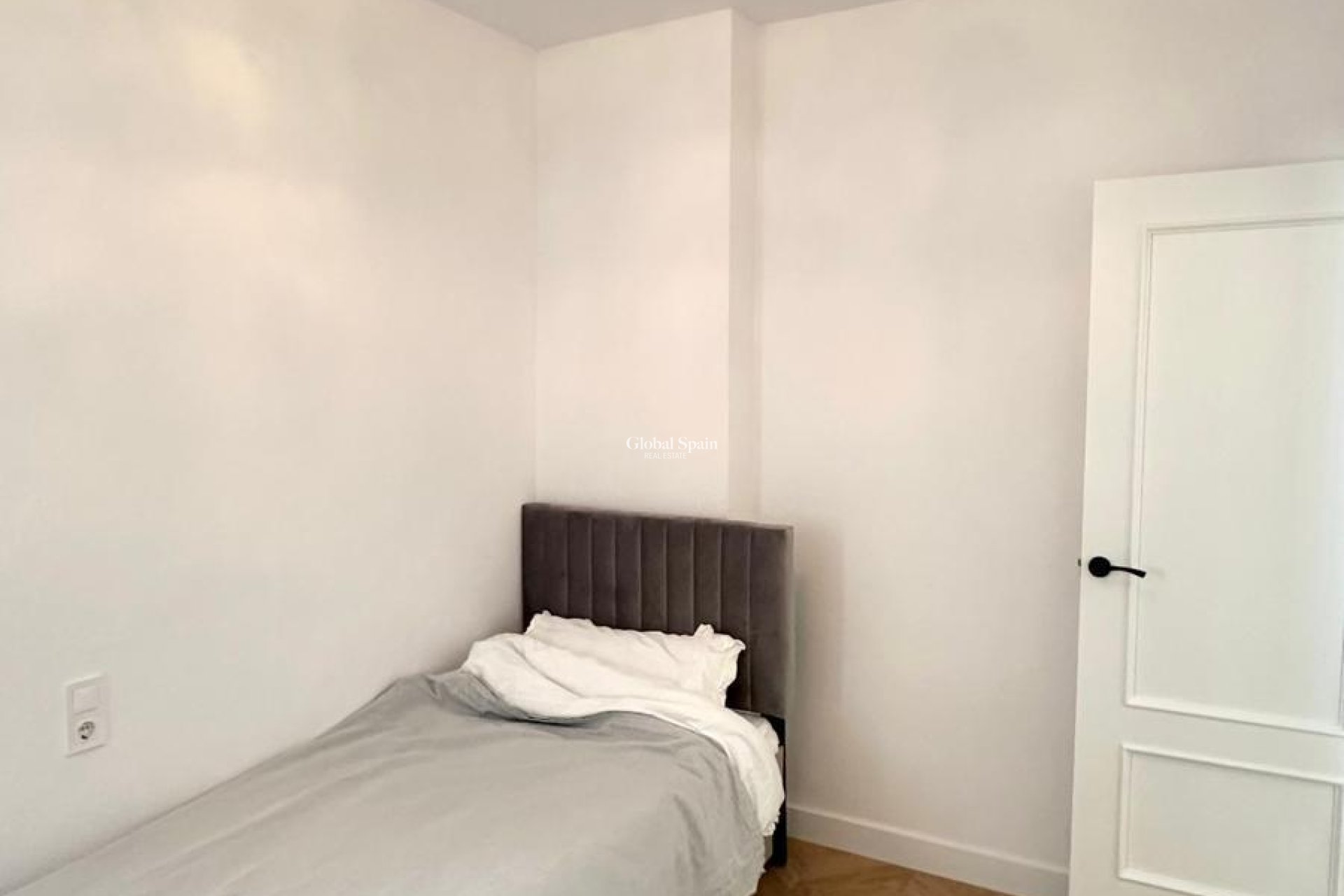 Revente - APPARTEMENT -
TORREVIEJA - Center