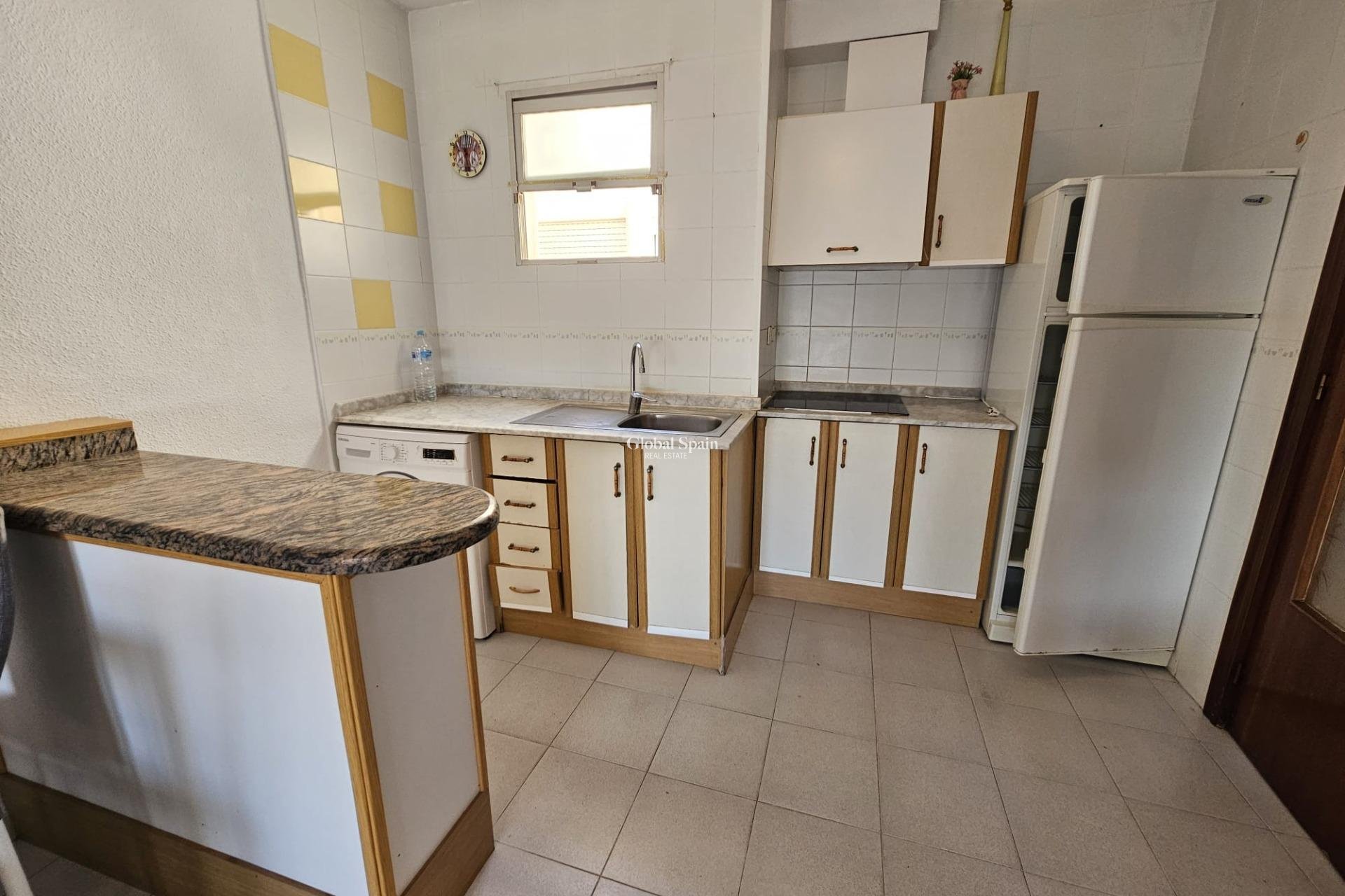 Revente - APPARTEMENT -
TORREVIEJA - Center