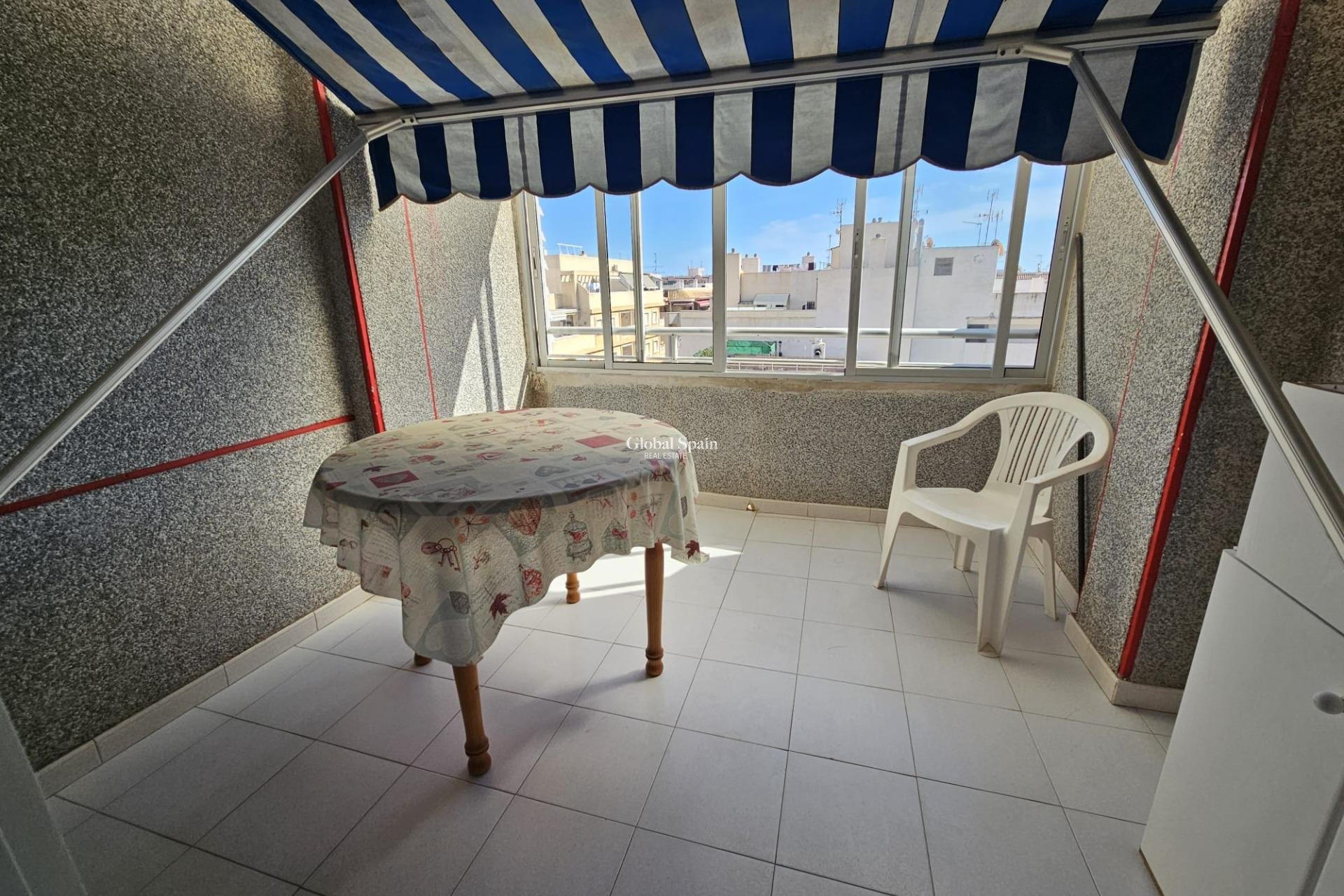 Revente - APPARTEMENT -
TORREVIEJA - Center
