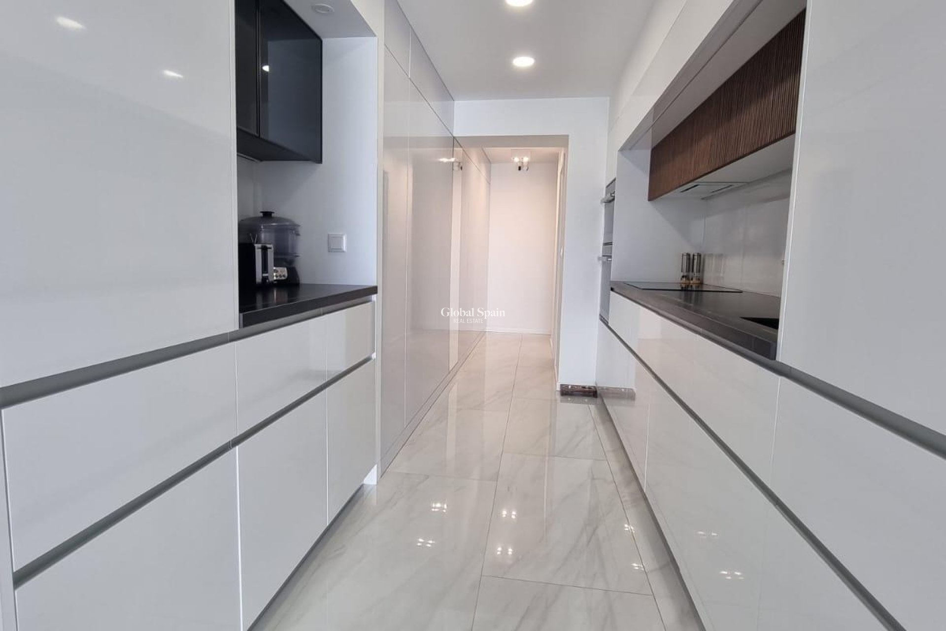 Revente - APPARTEMENT -
TORREVIEJA - Center