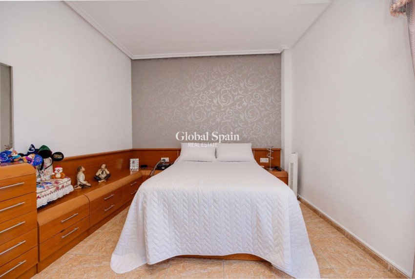 Revente - APPARTEMENT -
TORREVIEJA - Center