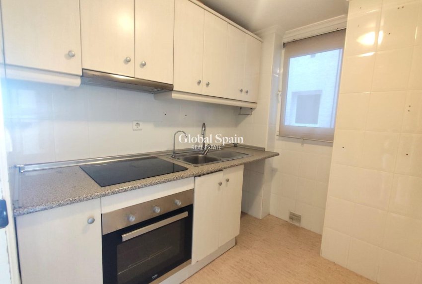 Revente - APPARTEMENT -
TORREVIEJA - Center