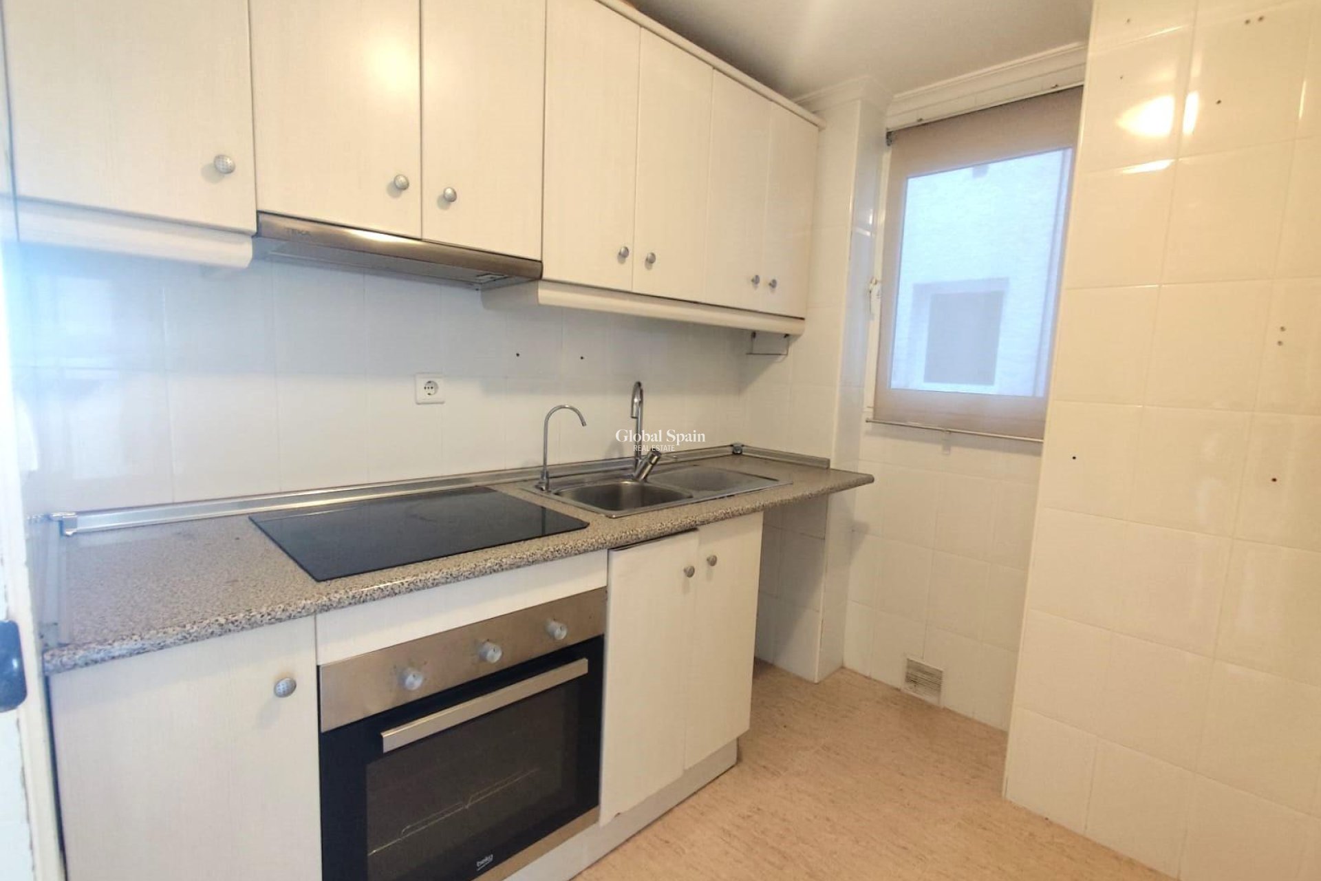 Revente - APPARTEMENT -
TORREVIEJA - Center