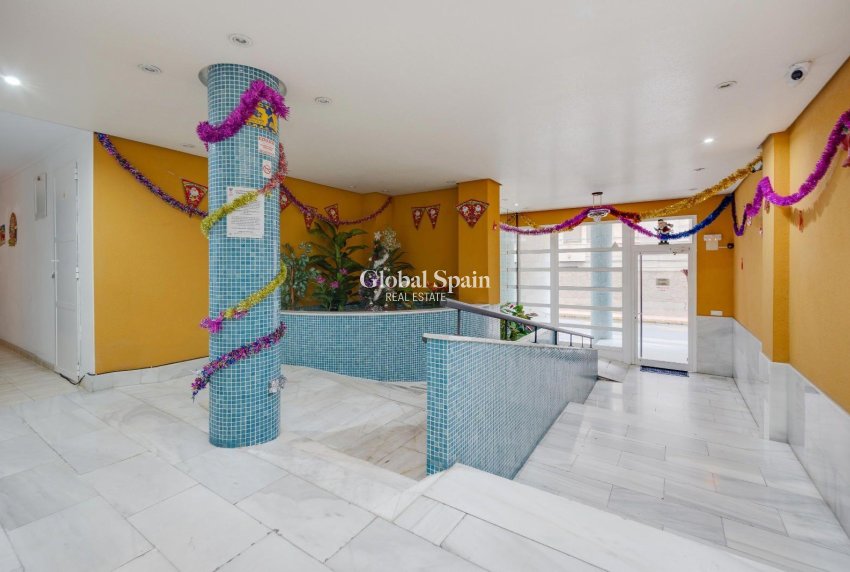 Revente - APPARTEMENT -
TORREVIEJA - Center