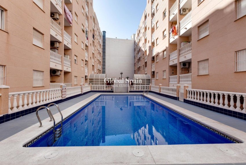 Revente - APPARTEMENT -
TORREVIEJA - Center