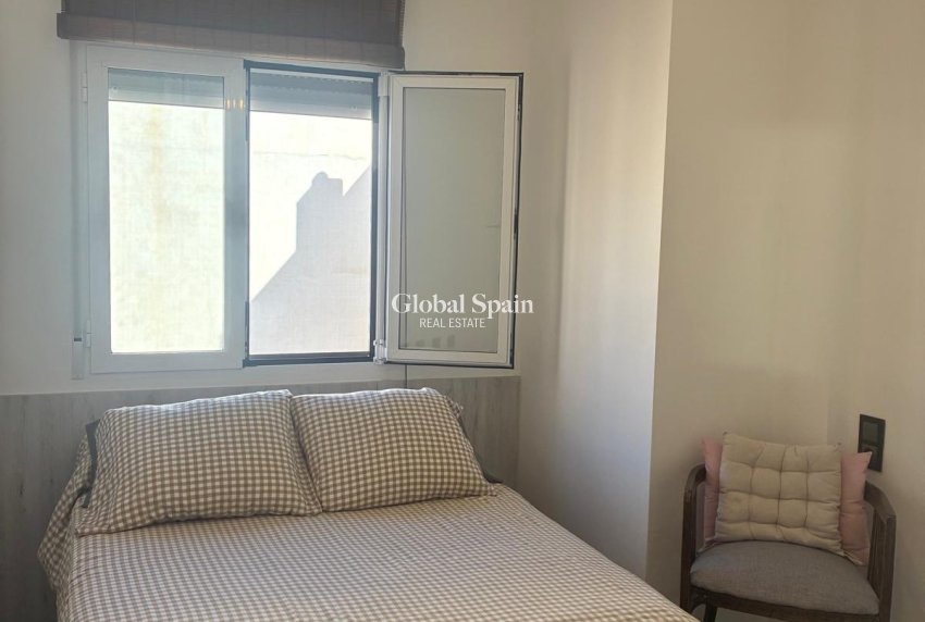 Revente - APPARTEMENT -
TORREVIEJA - Center