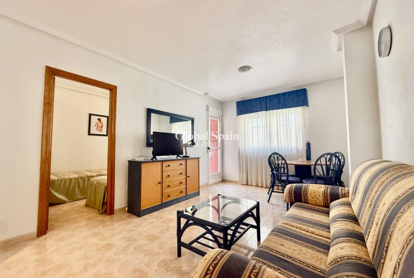 Revente - APPARTEMENT -
TORREVIEJA - Center