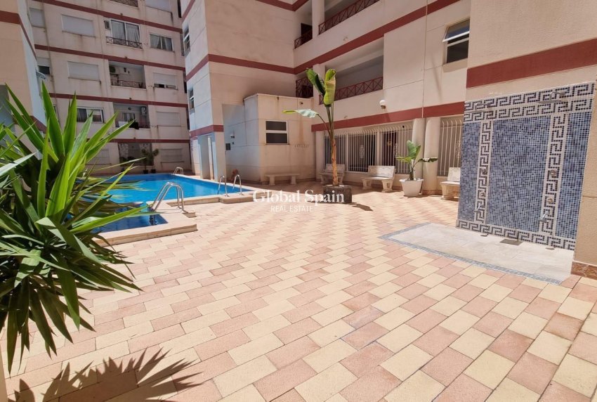 Revente - APPARTEMENT -
TORREVIEJA - Center