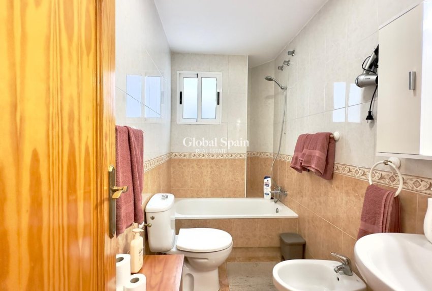 Revente - APPARTEMENT -
TORREVIEJA - Center