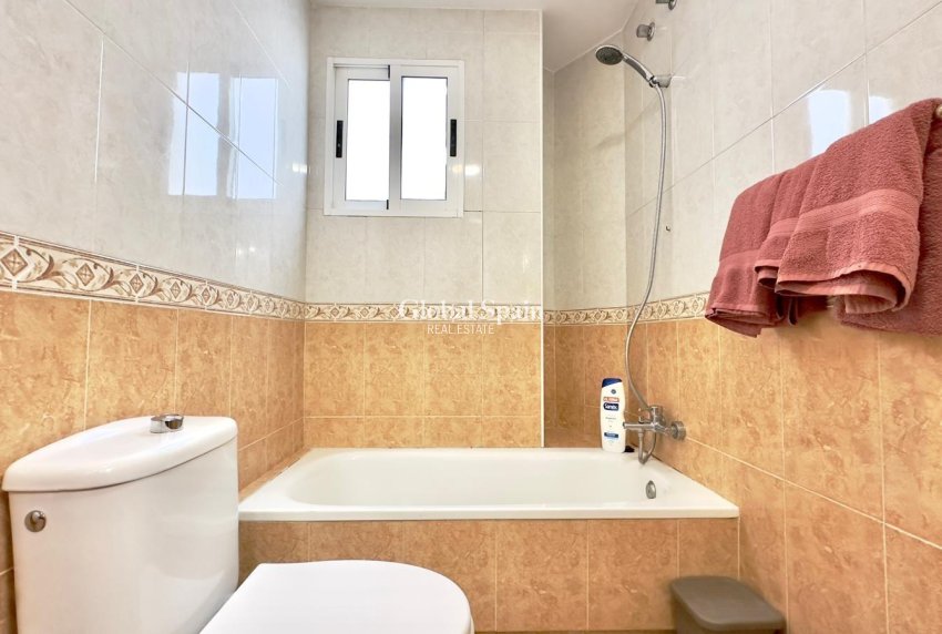 Revente - APPARTEMENT -
TORREVIEJA - Center