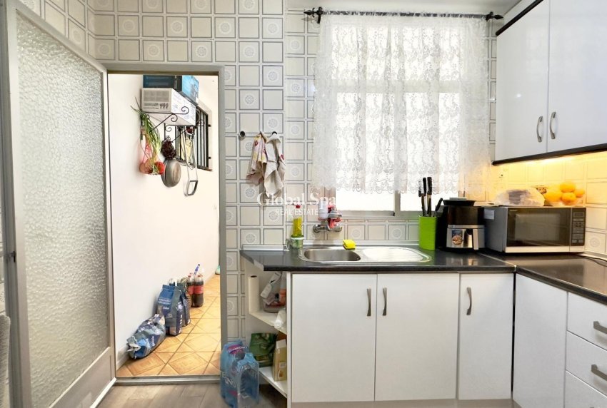 Revente - APPARTEMENT -
TORREVIEJA - Center