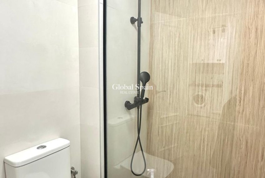 Revente - APPARTEMENT -
TORREVIEJA - Center