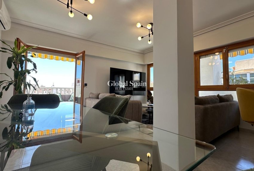 Revente - APPARTEMENT -
TORREVIEJA - Center