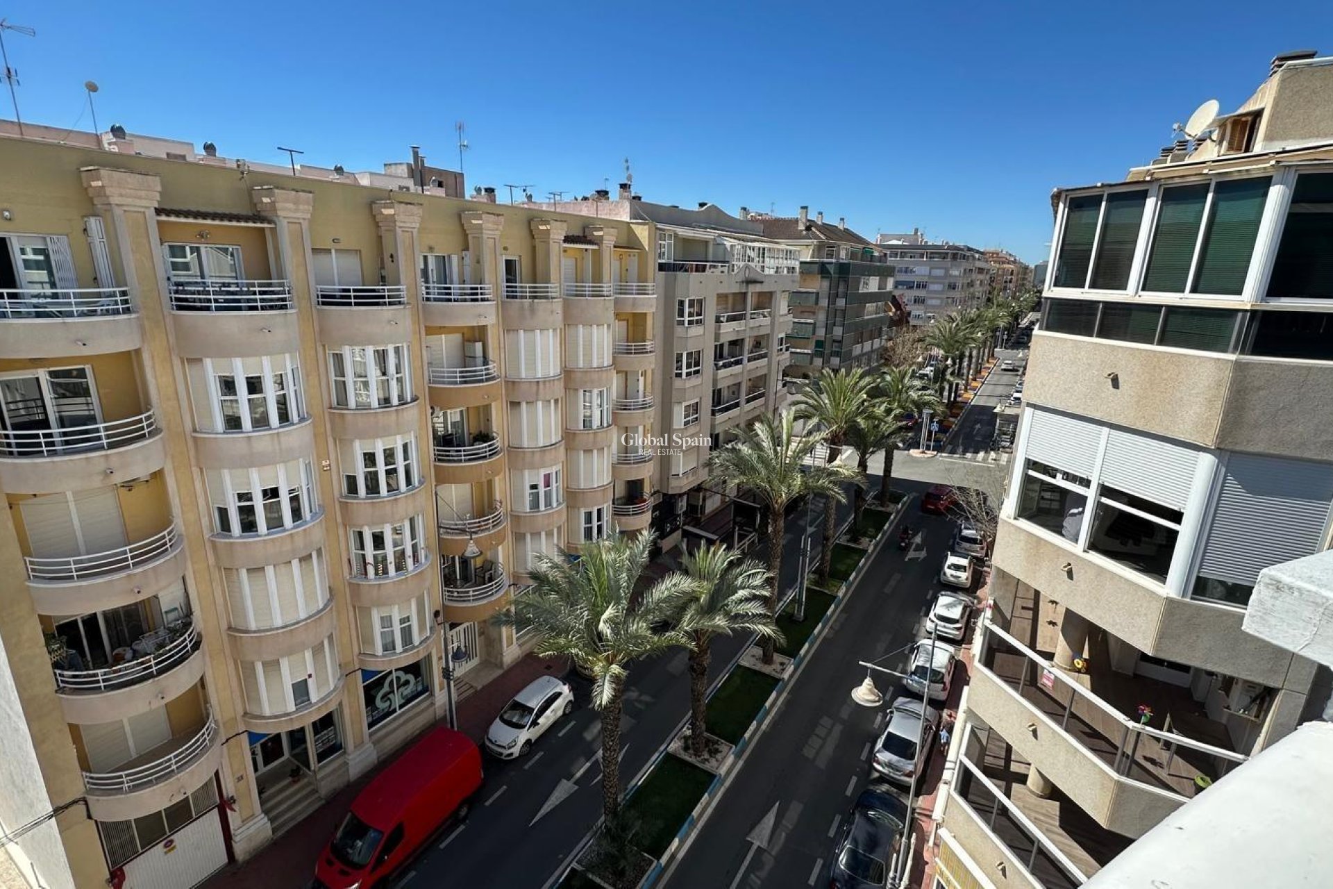 Revente - APPARTEMENT -
TORREVIEJA - Center