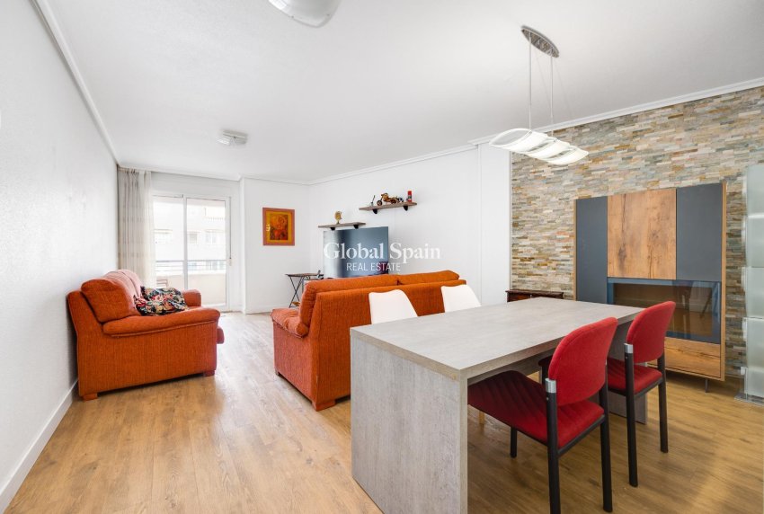 Revente - APPARTEMENT -
TORREVIEJA - Center