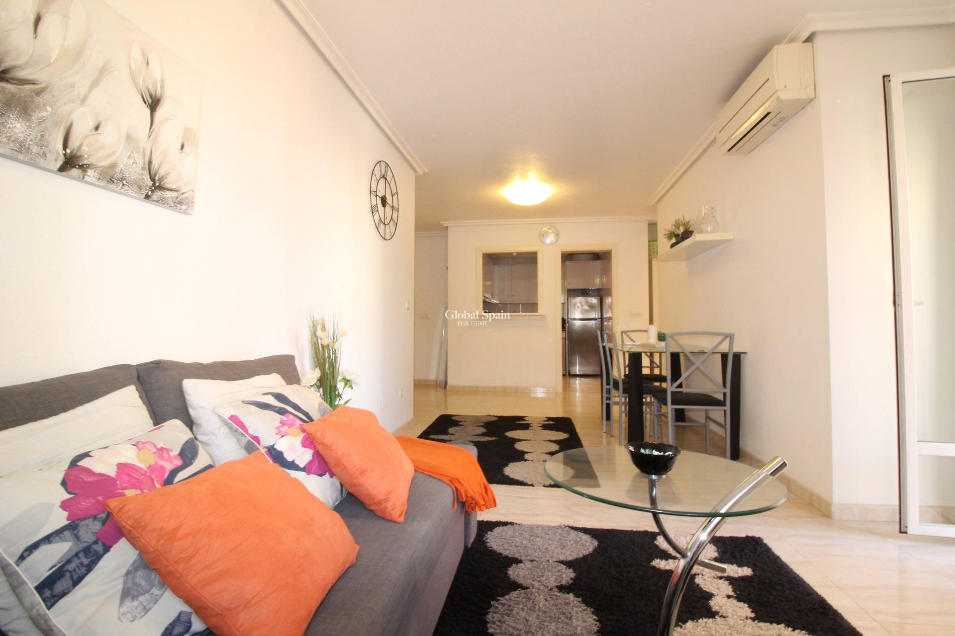 Revente - APPARTEMENT -
TORREVIEJA - Center