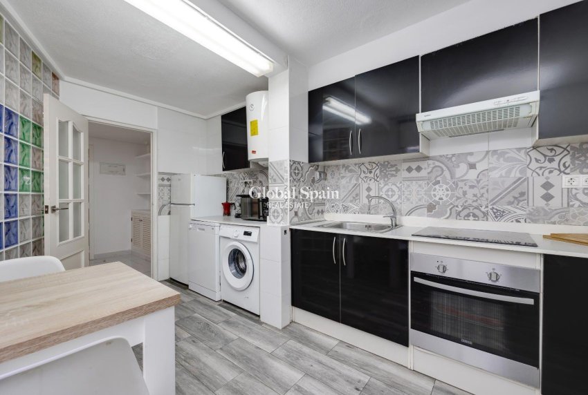 Revente - APPARTEMENT -
TORREVIEJA - Center