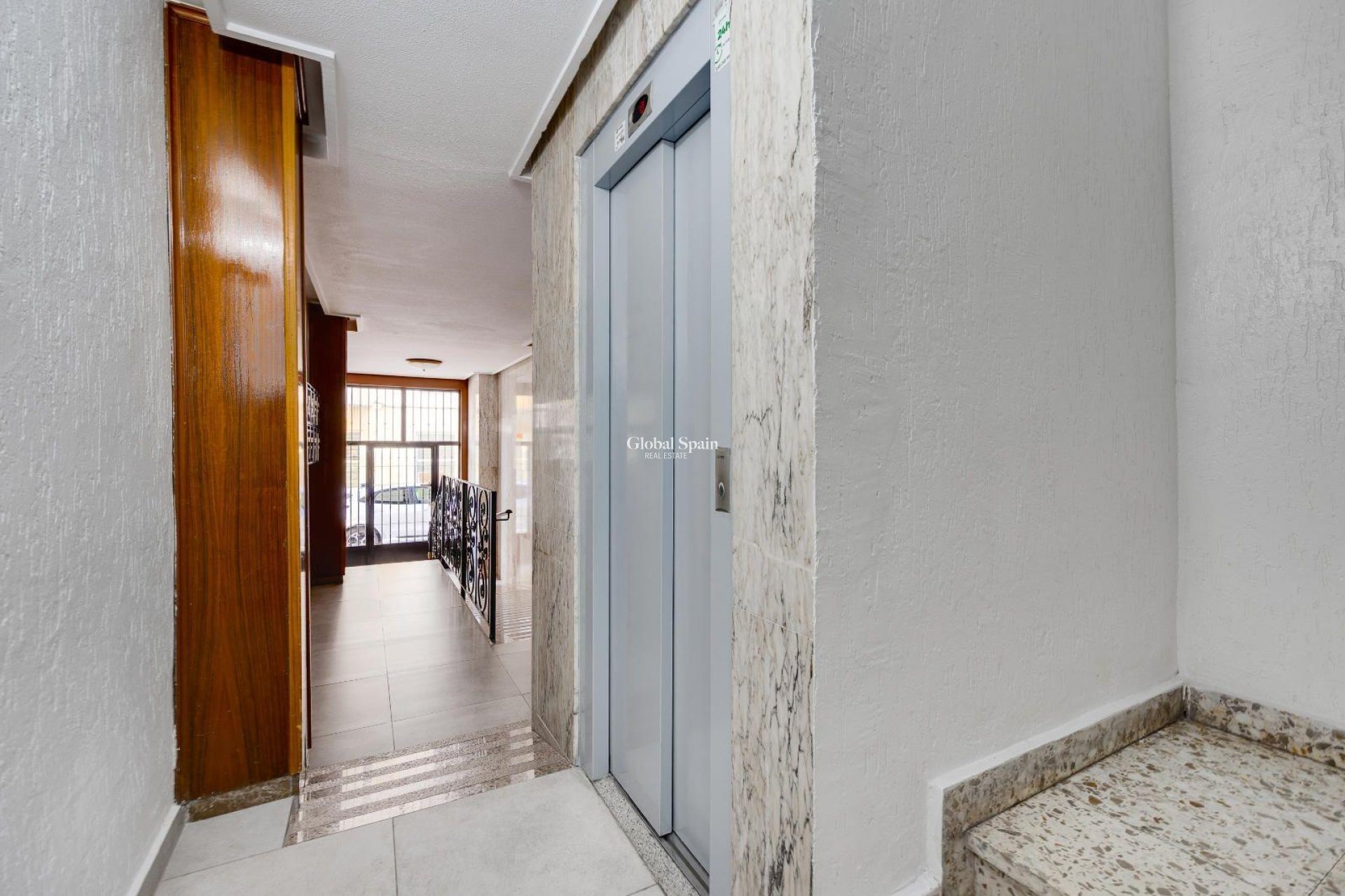 Revente - APPARTEMENT -
TORREVIEJA - Center