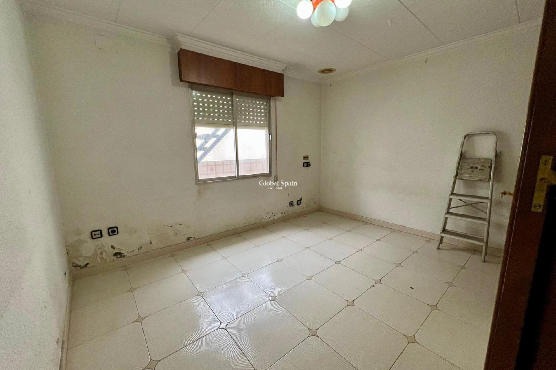 Revente - APPARTEMENT -
TORREVIEJA - Center