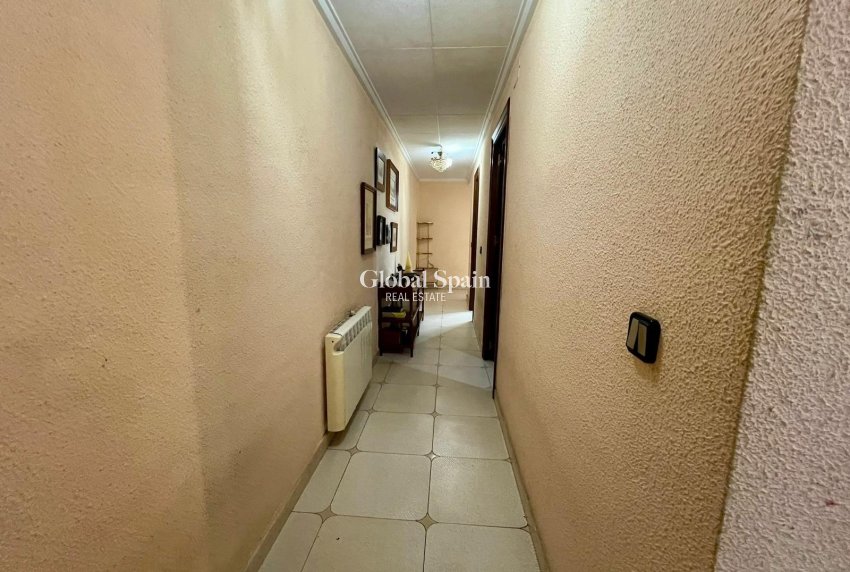 Revente - APPARTEMENT -
TORREVIEJA - Center