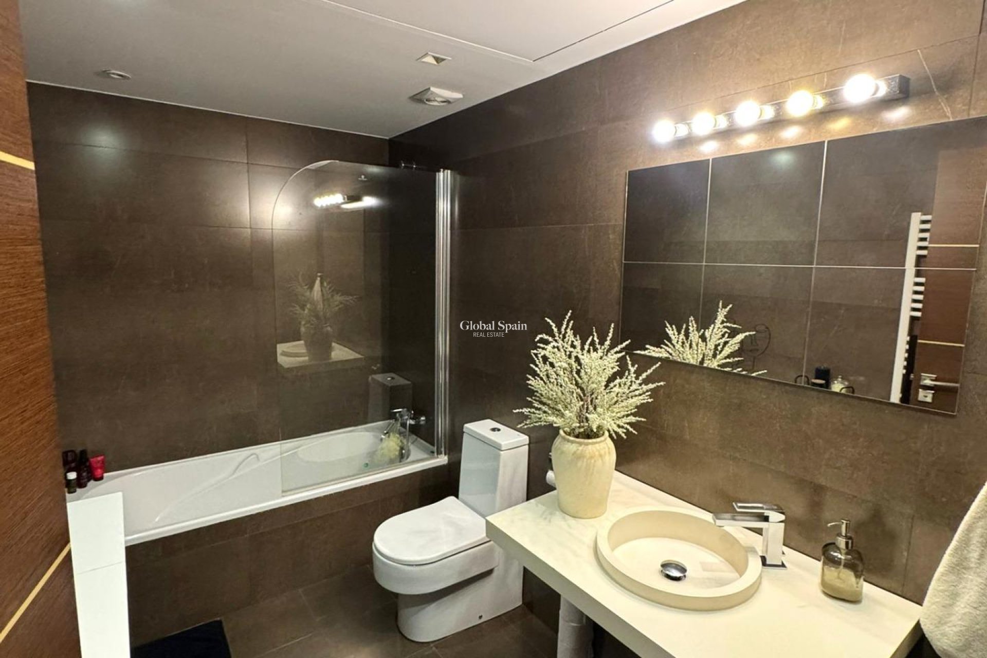 Revente - APPARTEMENT -
TORREVIEJA - Center