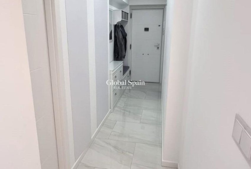 Revente - APPARTEMENT -
TORREVIEJA - Center