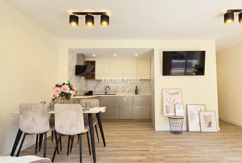 Revente - APPARTEMENT -
TORREVIEJA - Center