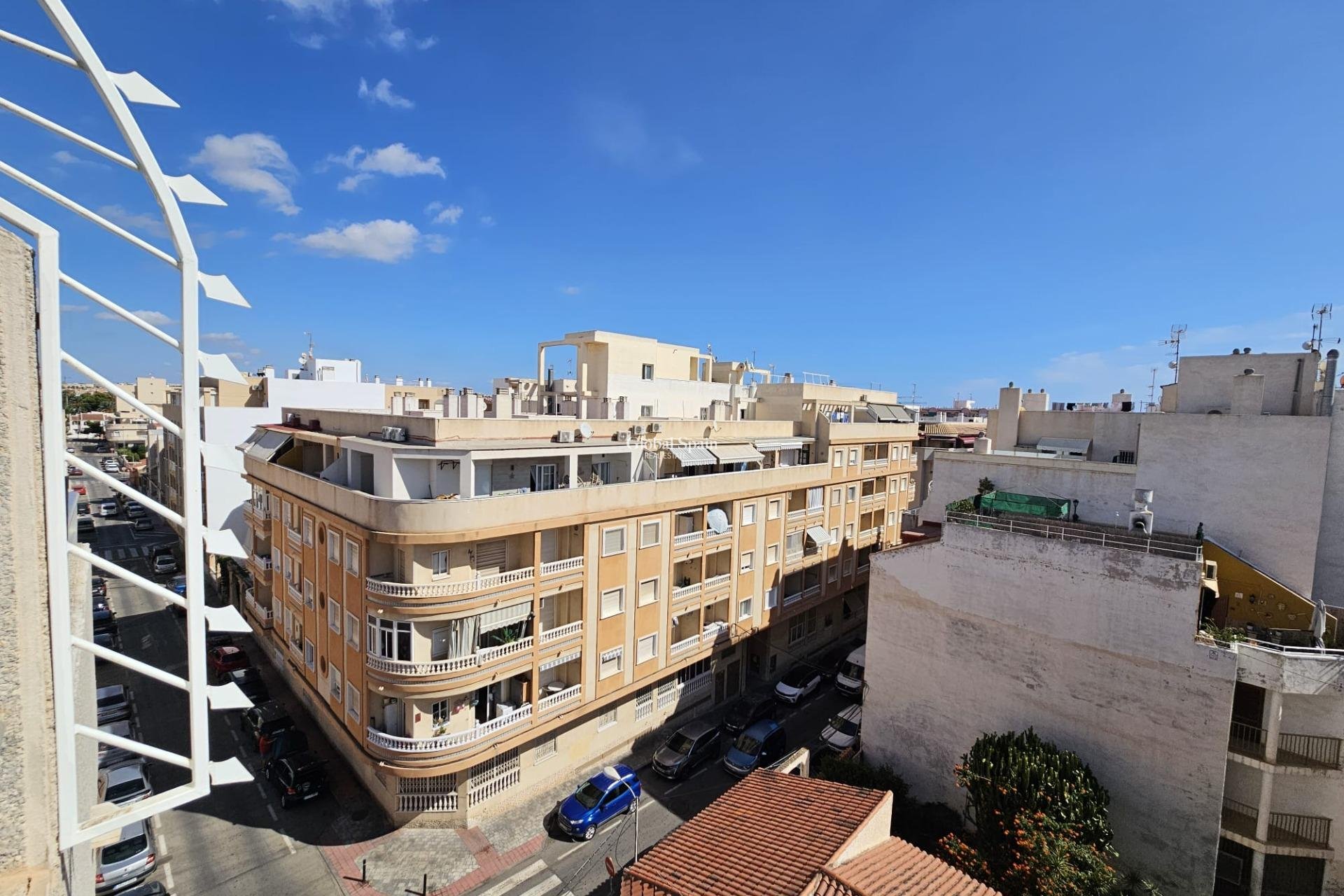 Revente - APPARTEMENT -
TORREVIEJA - Center