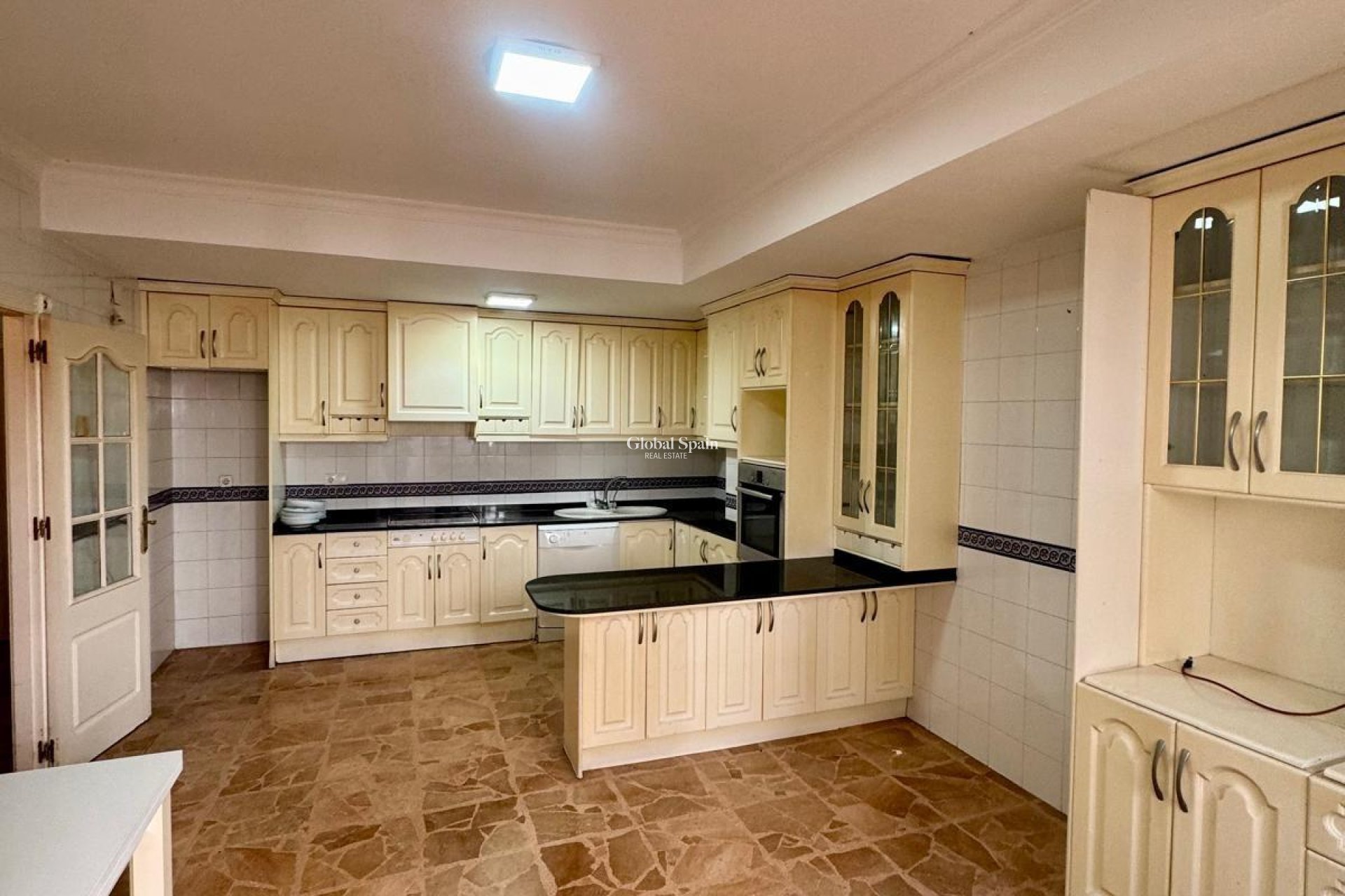 Revente - APPARTEMENT -
TORREVIEJA - Center