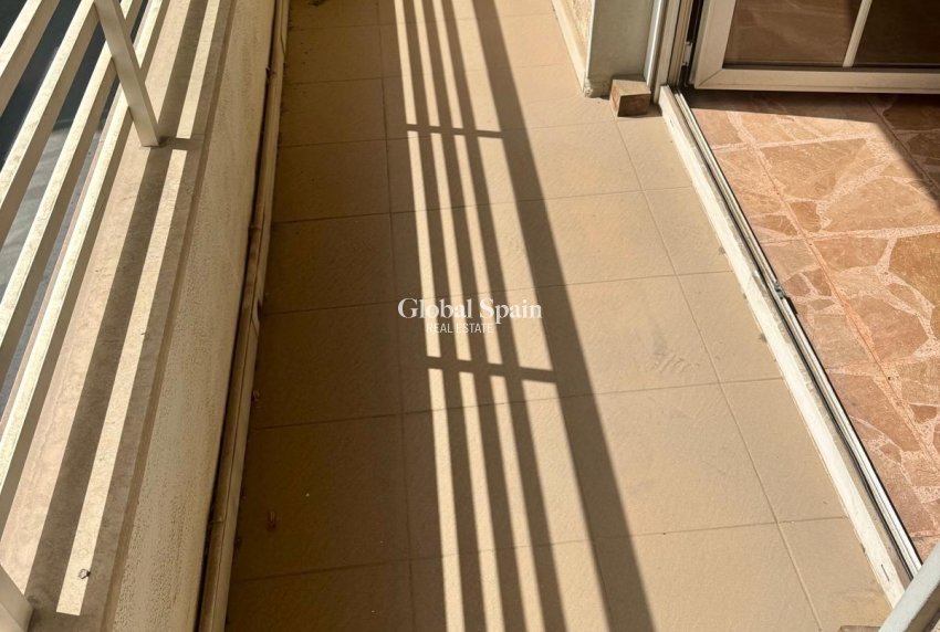 Revente - APPARTEMENT -
TORREVIEJA - Center