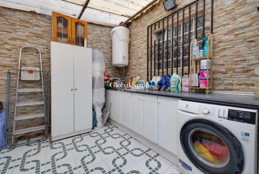 Revente - APPARTEMENT -
TORREVIEJA - Center