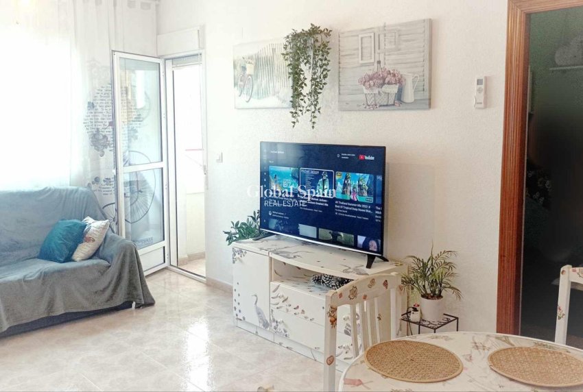 Revente - APPARTEMENT -
TORREVIEJA - Center