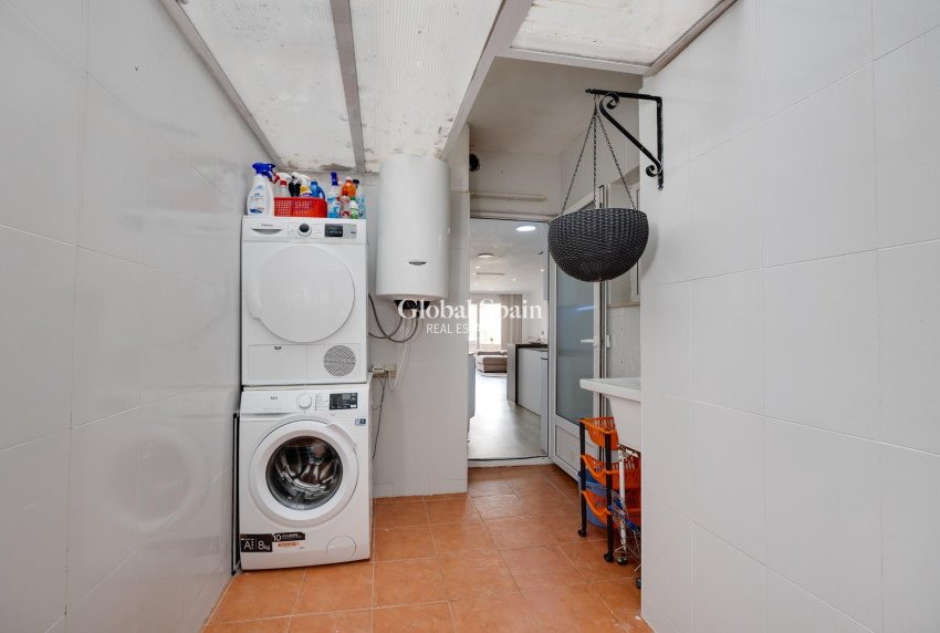 Revente - APPARTEMENT -
TORREVIEJA - Center