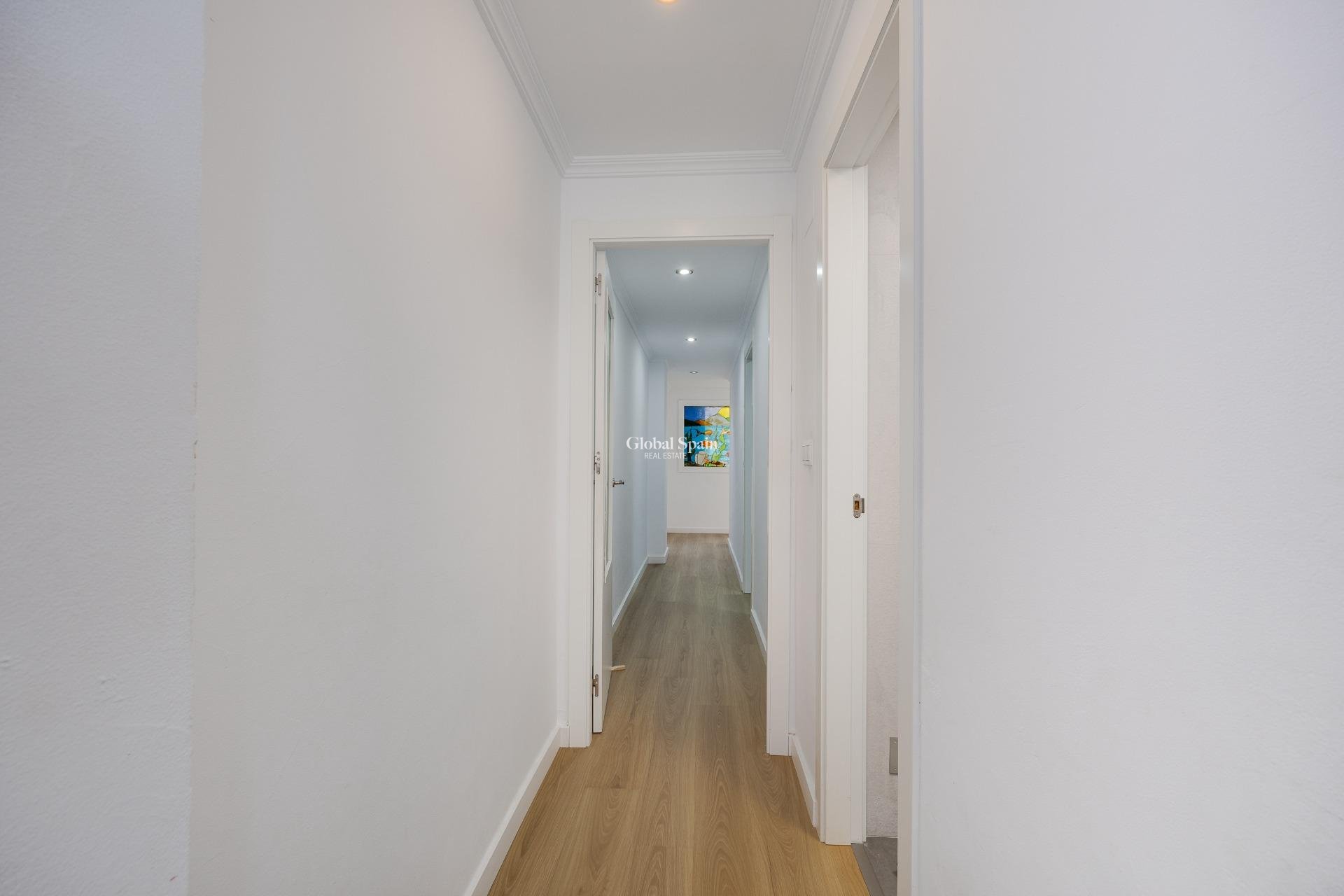 Revente - APPARTEMENT -
TORREVIEJA - Center