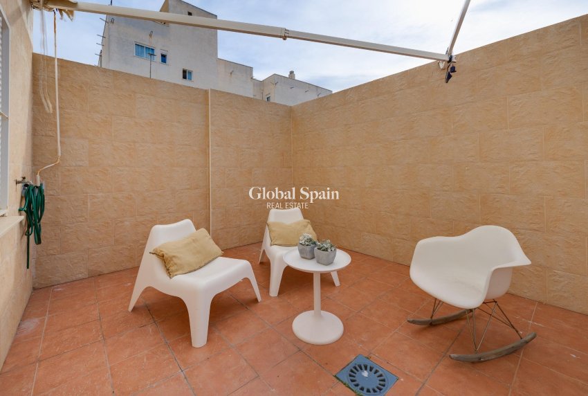 Revente - APPARTEMENT -
TORREVIEJA - Center