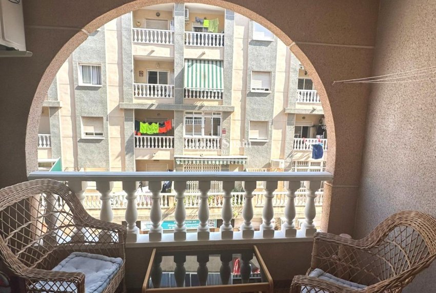 Revente - APPARTEMENT -
TORREVIEJA - Center
