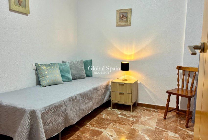 Revente - APPARTEMENT -
TORREVIEJA - Center