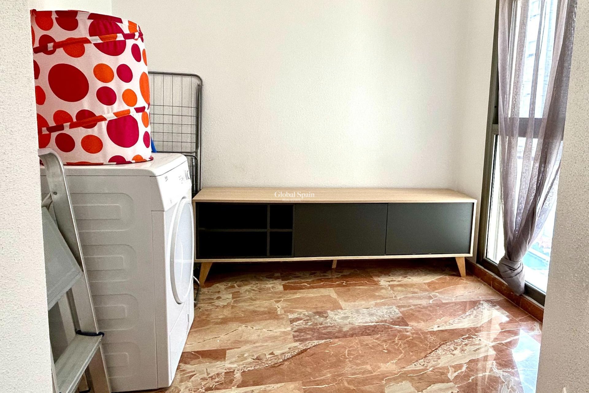 Revente - APPARTEMENT -
TORREVIEJA - Center