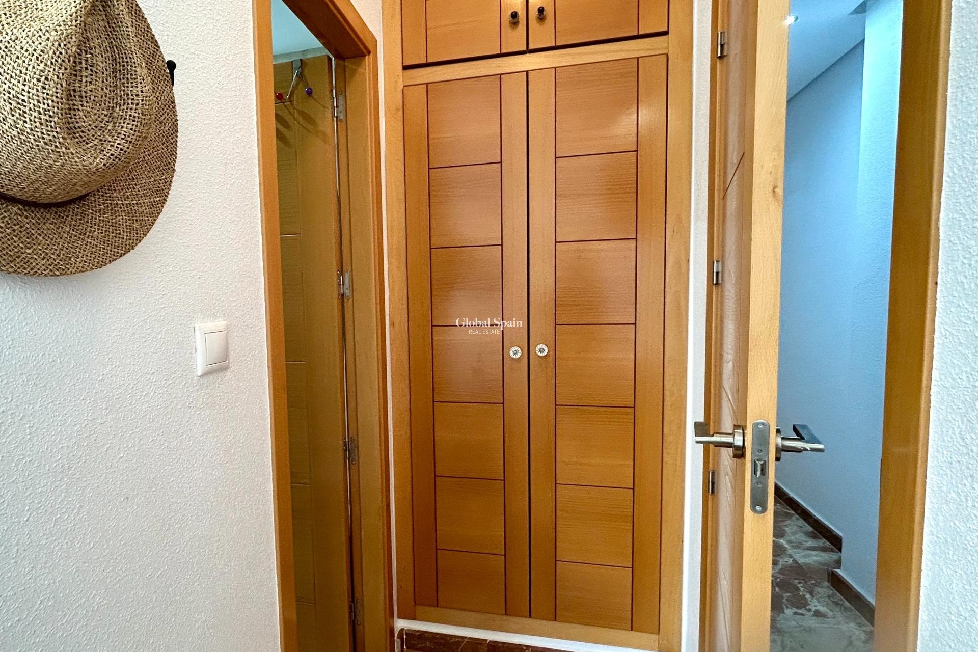 Revente - APPARTEMENT -
TORREVIEJA - Center