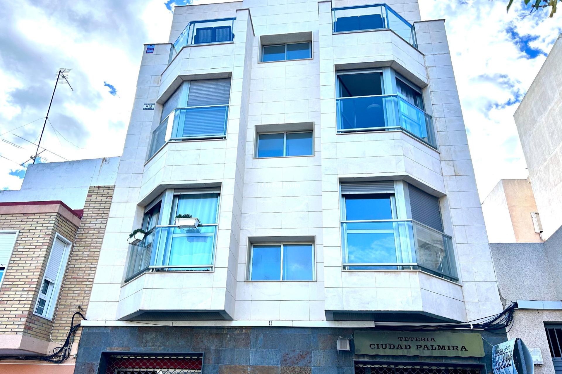 Revente - APPARTEMENT -
TORREVIEJA - Center