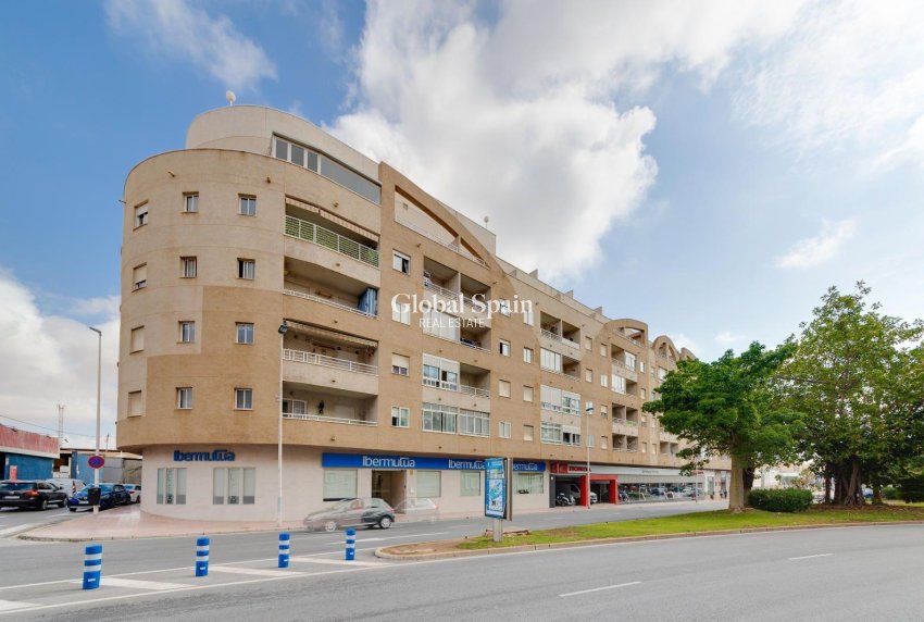Revente - APPARTEMENT -
TORREVIEJA - Center