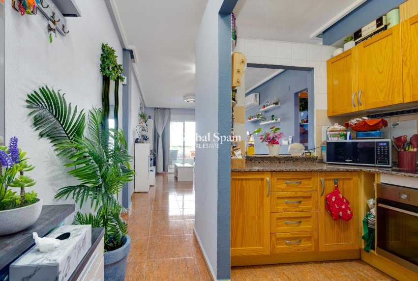 Revente - APPARTEMENT -
TORREVIEJA - Center