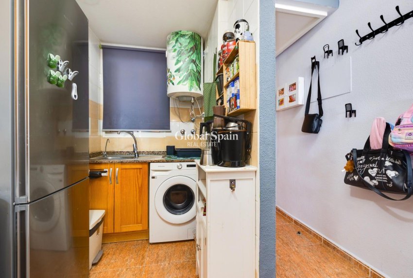 Revente - APPARTEMENT -
TORREVIEJA - Center