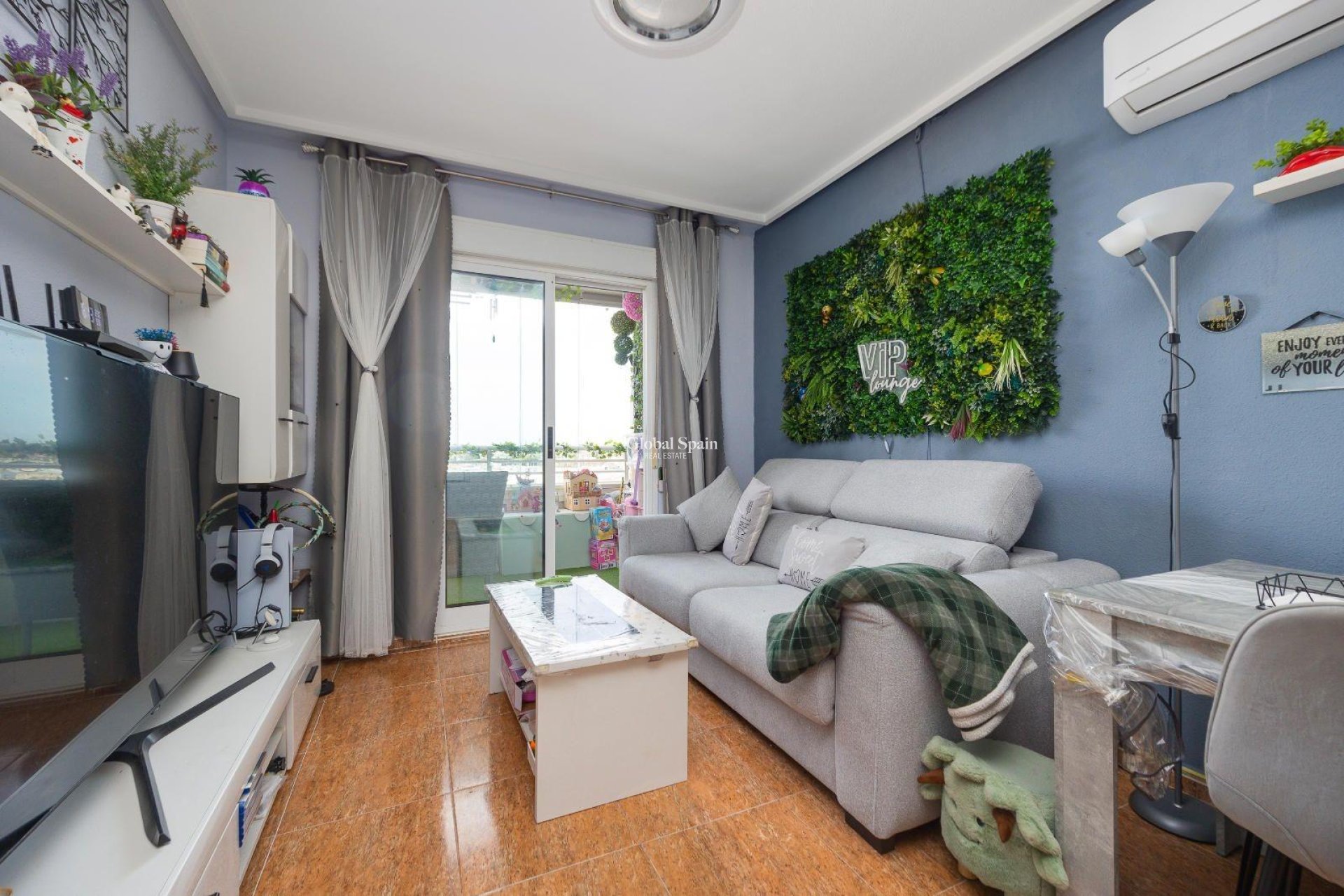 Revente - APPARTEMENT -
TORREVIEJA - Center