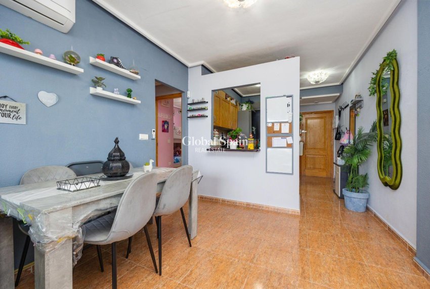Revente - APPARTEMENT -
TORREVIEJA - Center