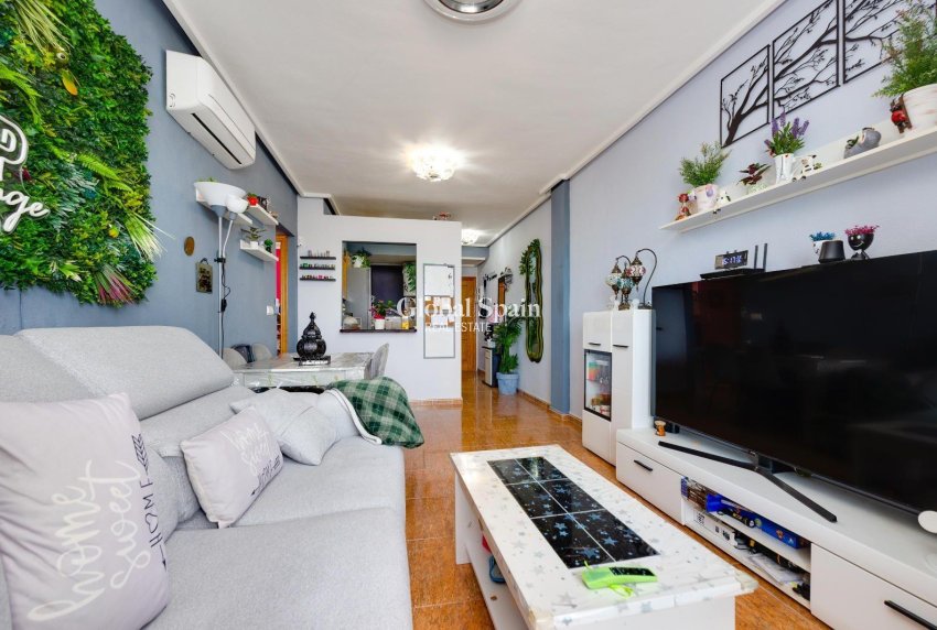 Revente - APPARTEMENT -
TORREVIEJA - Center